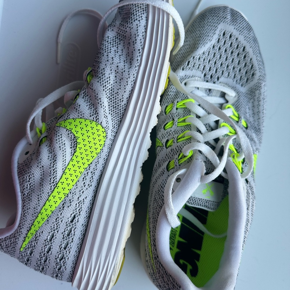 Nike LunarTempo Size 9 Women’s